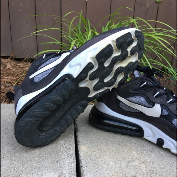 AirMax react black/grey/white color way - Picture 2 of 4